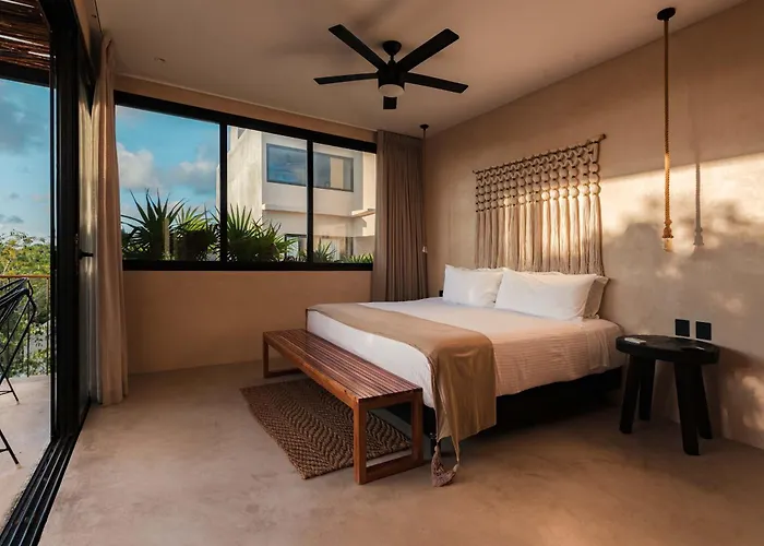 Villa Luxury 5 Bedroom Pool Tiki Bar & Outdoor Gym *
