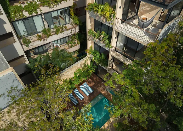 Villa Luxury 5 Bedroom Pool Tiki Bar & Outdoor Gym